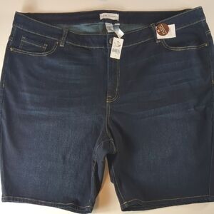 Lane Bryant Signature Fit Mid Rise Bermuda Shorts 28